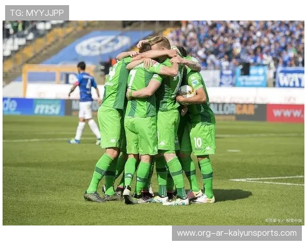 利雅得新月主场大胜强敌，利雅得新月阵容豪华